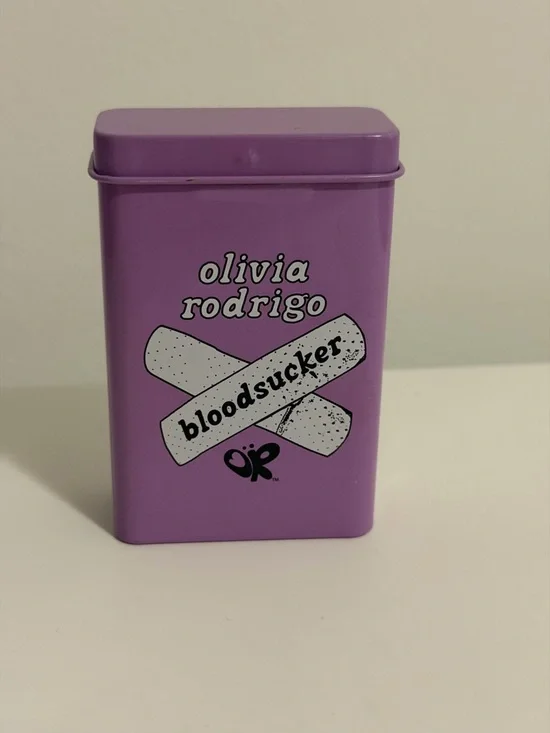 Olivia Rodrigo GUTS World Tour bandages - open - Picture 2 of 2